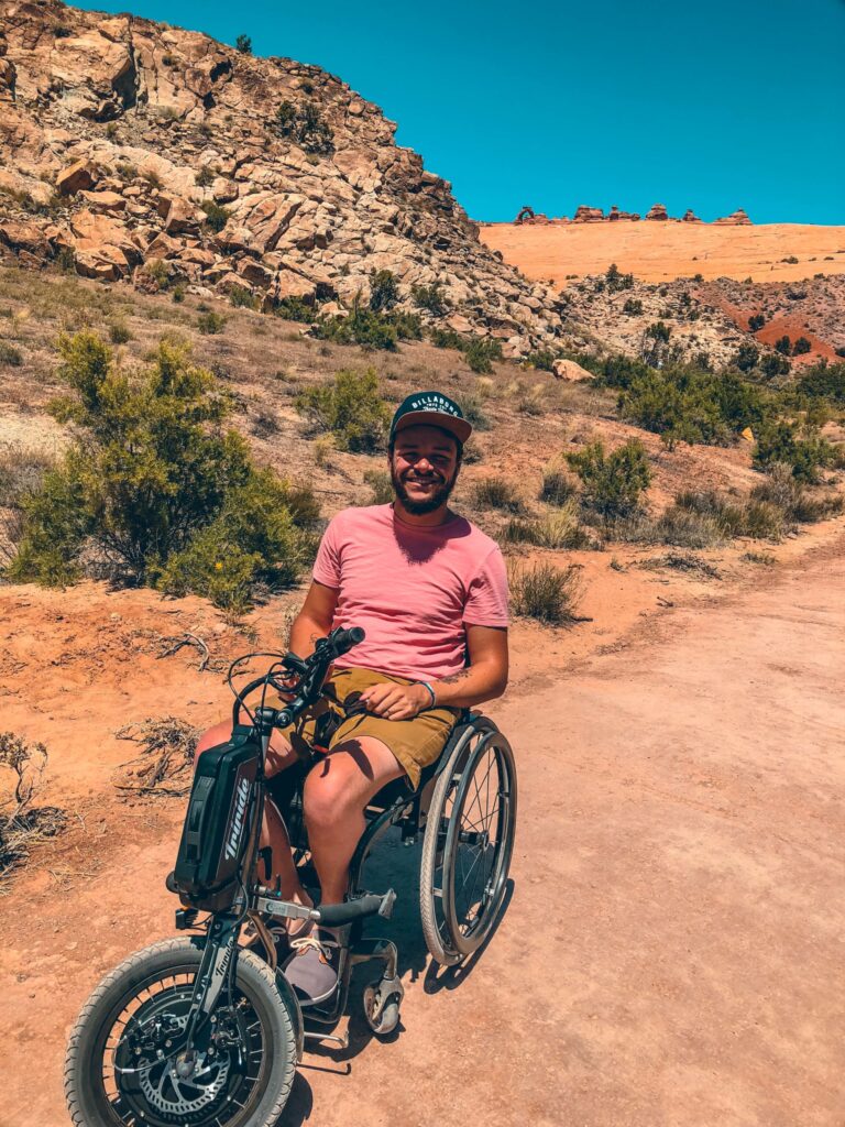 triride fauteuil roulant USA désert