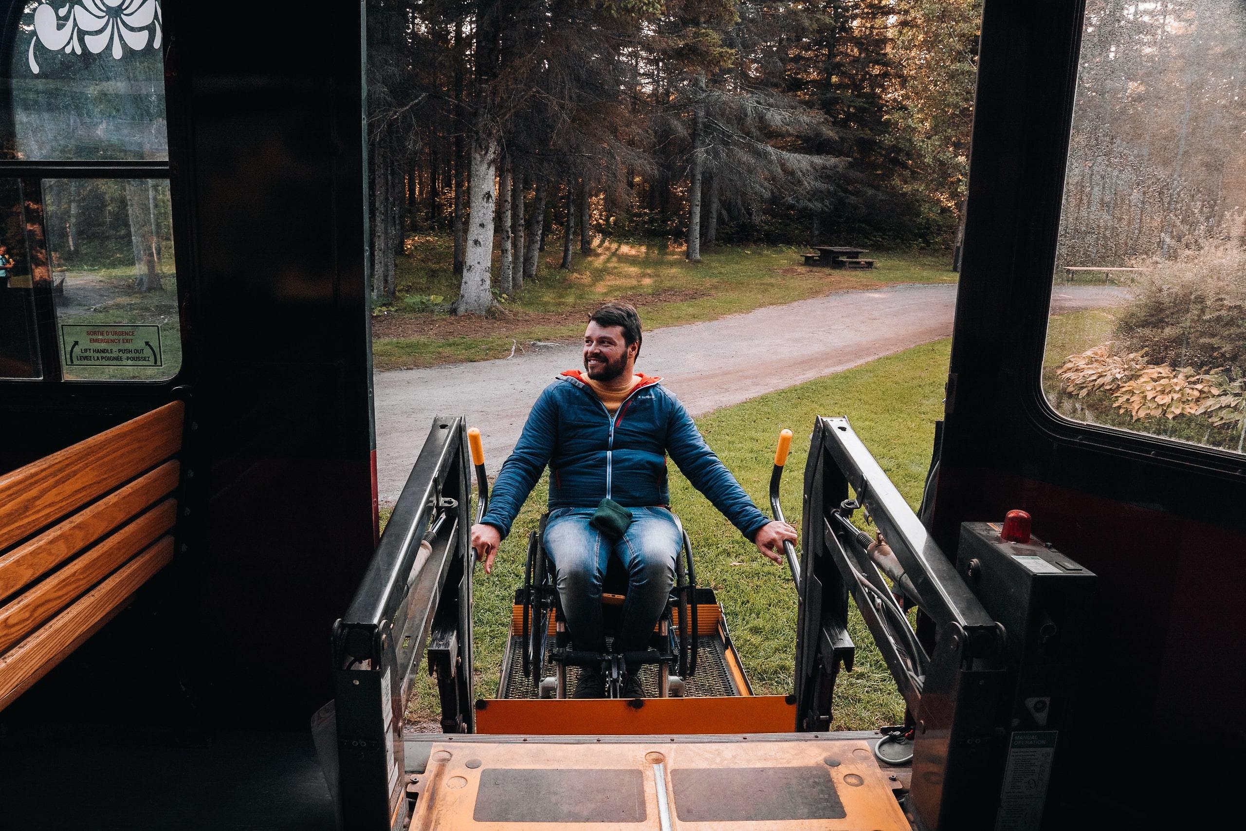 bus accessible fauteuil roulant